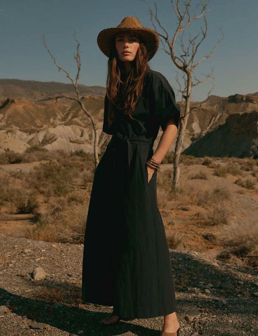 Summum — robe longue noire en coton froissé